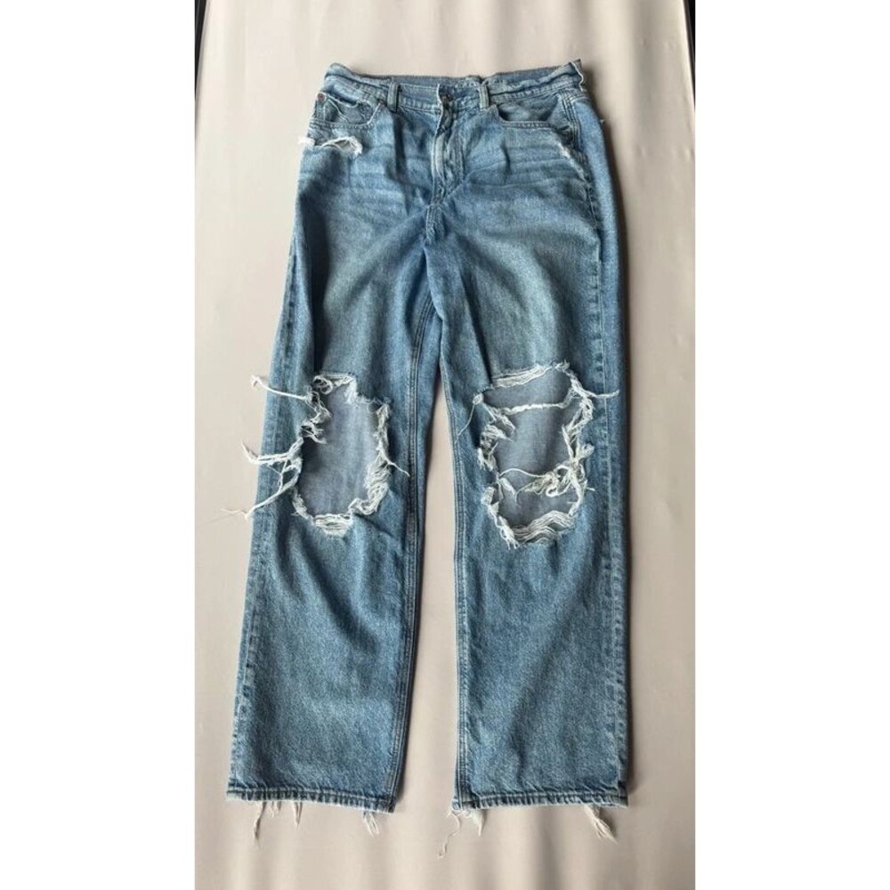 American Eagle distressed jeans size 12
